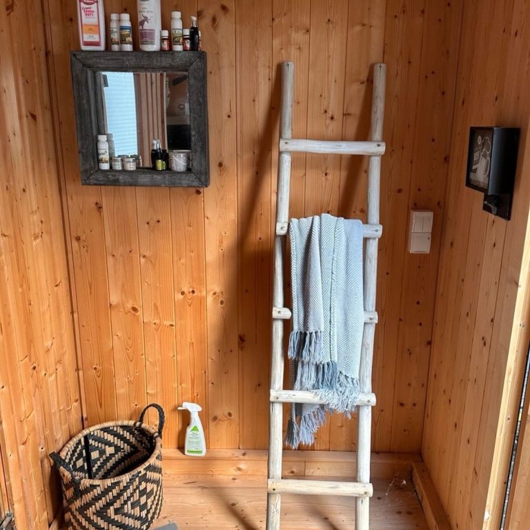 Saunabereich im Hotel Berghupferl-Alm in Flintsbach am Inn – Erholung und Wellness für Aktivurlauber nach dem Wandern und MTB